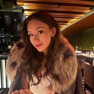 Meet your Posher, Val